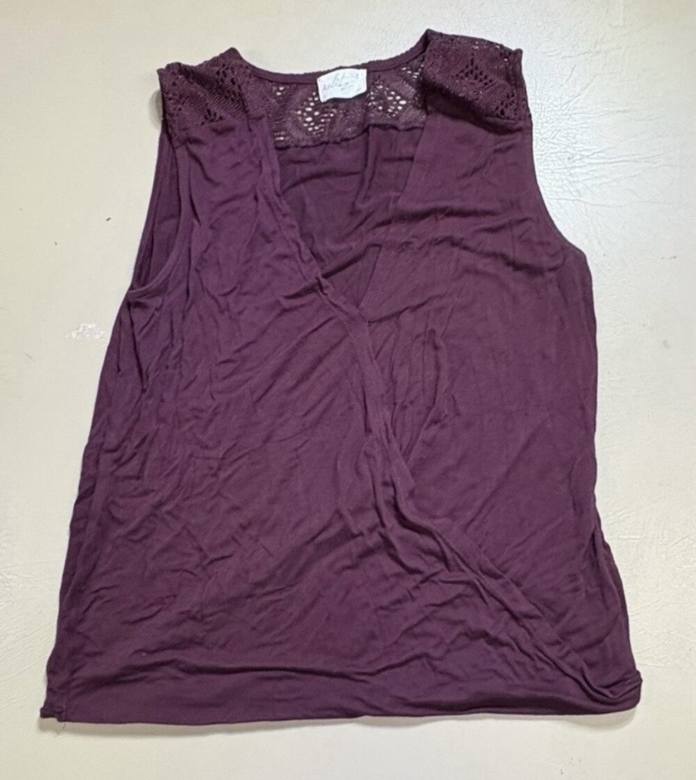 Glitz Sleeveless Summer Maroon Tank Top Women’s Size Medium V Neck